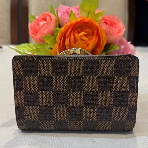 Authentic Louis Vuitton Damier Ebene Kisslock  Wallet - Picture 2 of 11